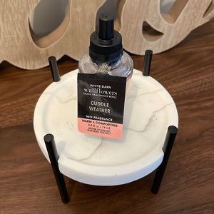 Bath and Body Works Cuddle Weather Wallflower Refill Brand New